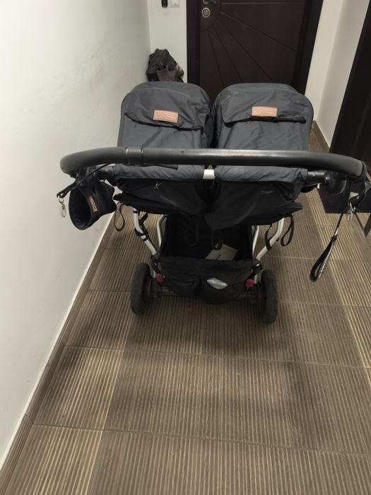 Количка за близнаци Mountain Buggy