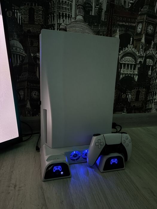 Playstation 5 с двумя джойстиками