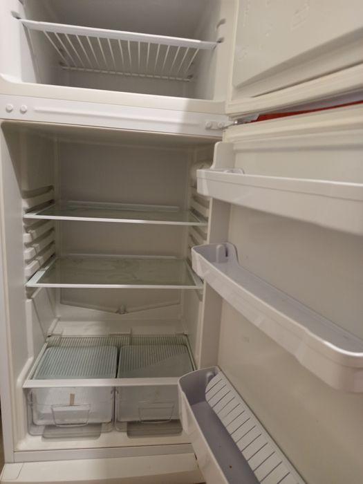 Холодильник Indesit