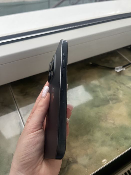 Vand / Schimb iPhone 15 pro BLUE