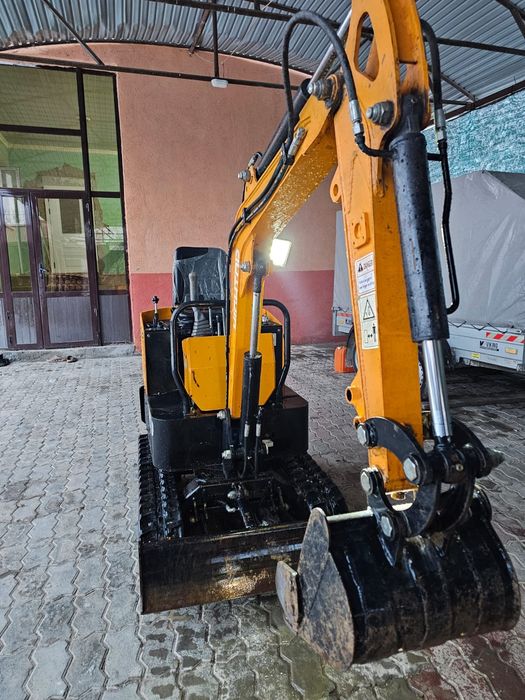 Услуги мини экскаватора.