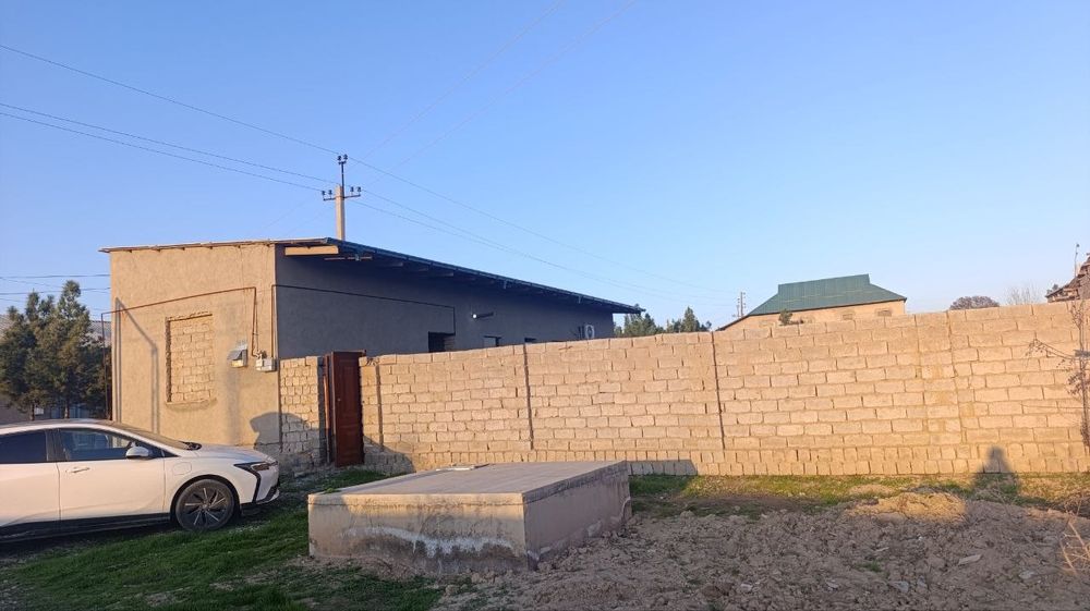 Hovli uchastka sotiladi