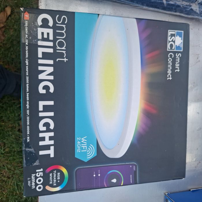 Corp iluminat Led, cu sistem inteligent conectare telefon, telecomanda, nou,  Belgia
