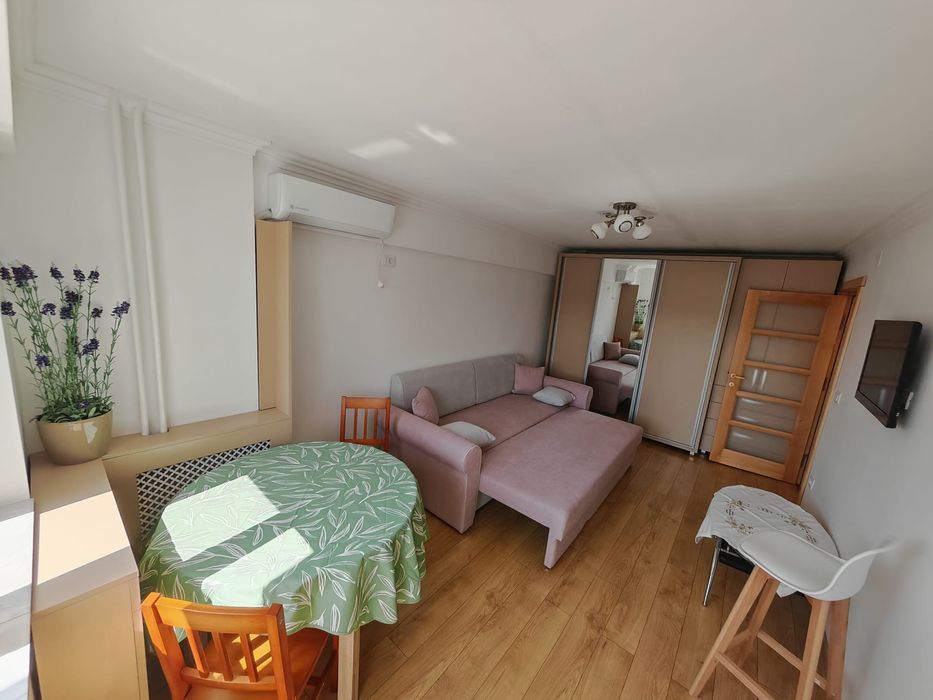 Garsoniera spre închiriere