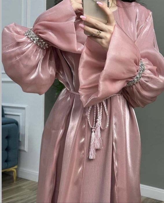 Абайка нежно розовое с  акцентом на рукавах