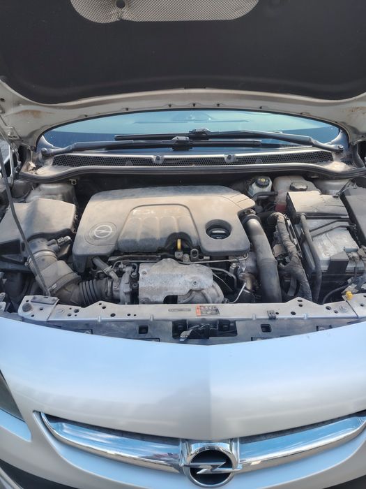 Opel Astra J 1.6 ceti