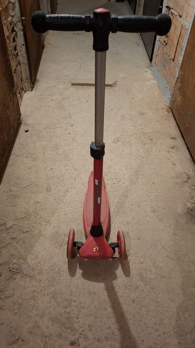 Детска Тротинетка Ферари