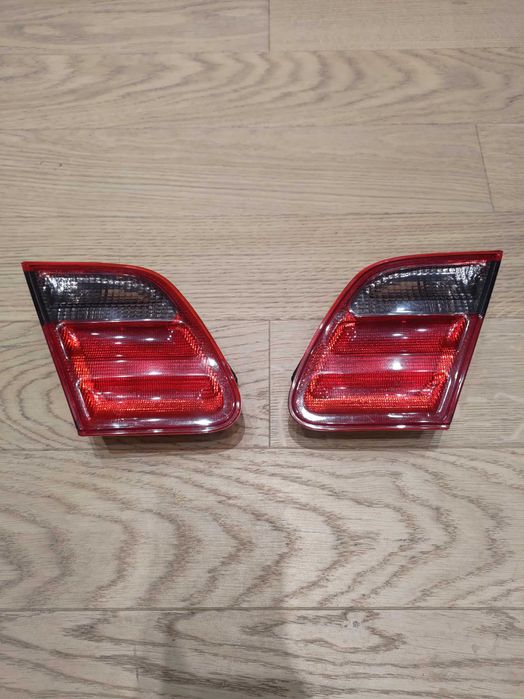 Задние фары depo на крышку багажника Мерседес w210