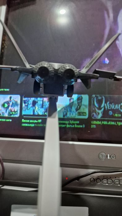 Продам сувенирный самолёт.