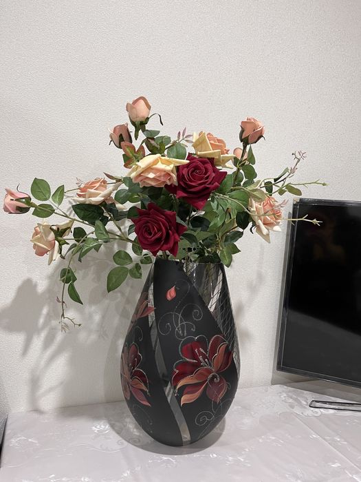 Цветы с вазой