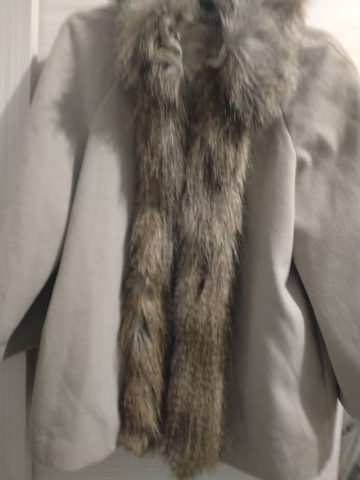 Capa de toamna bej, extrem de eleganta noua firma Nadine Italia
