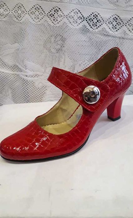 Vindem incaltaminte eleganta de dama, la pret redus!