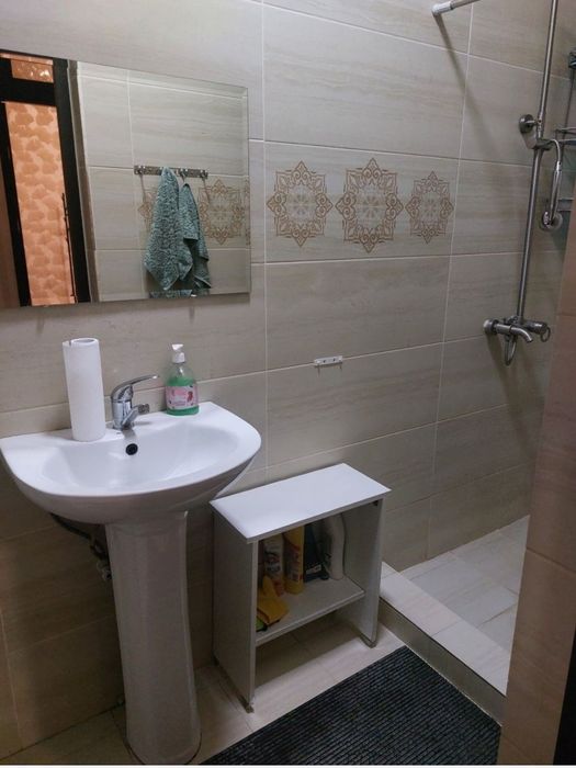 Срочно сдается дом сзади посольства России, 5 комнат.