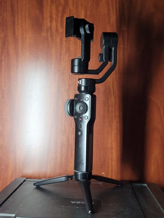 Продам стабилизатор Zhiyun Smooth 4