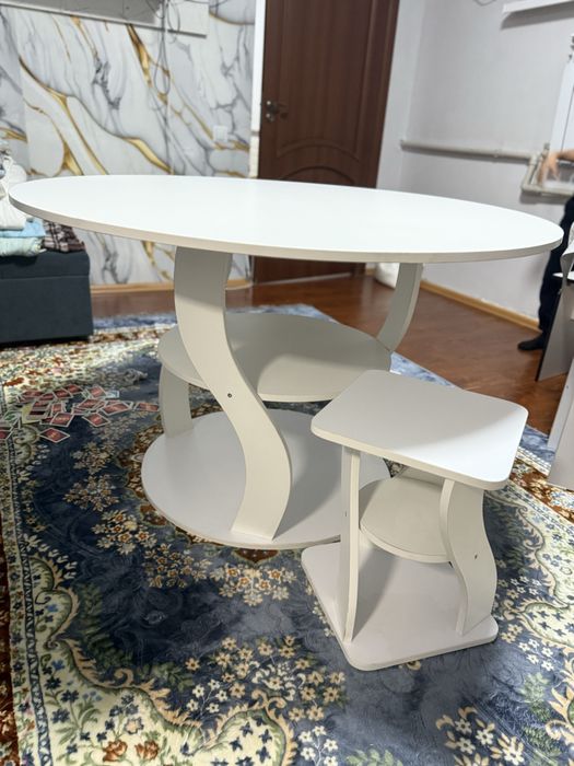 Продам кухонный стол