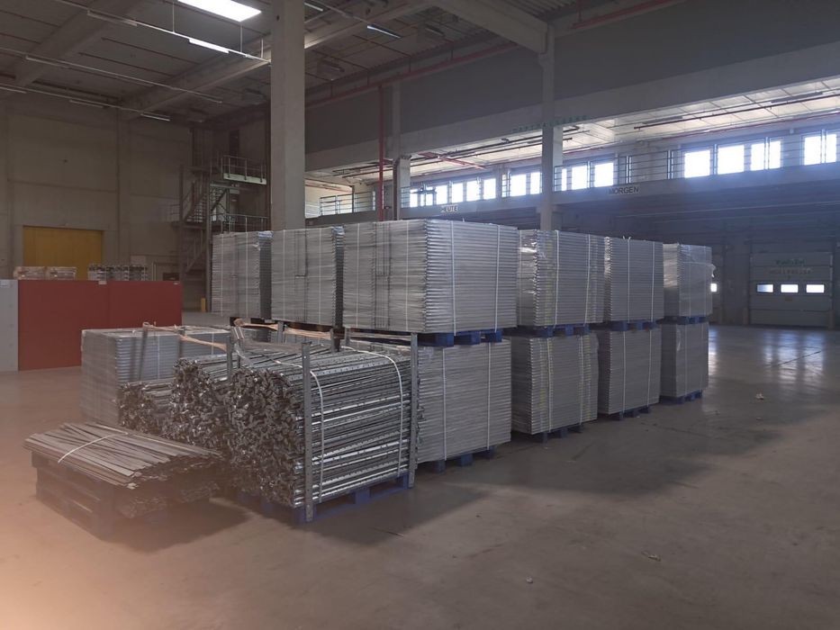 Rafturi metalice zincate /arhiva
