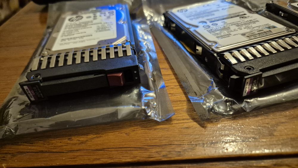 3 x HDD Server HP 600gb 10K SAS 2.5" + Caddy (Smart Carrier)