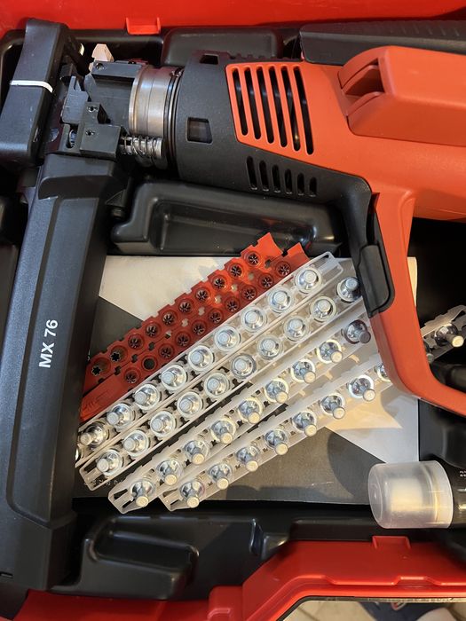 Pistol cu capse  Hilti DX 76-Nou