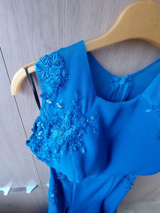 Синя бална рокля