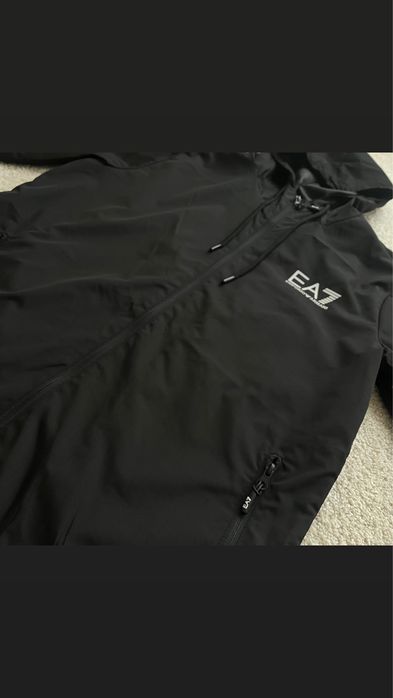 Мъжка ветровка EA7