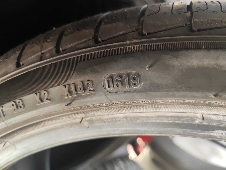 2бр. всесезонни гуми 225/40/19 Pirelli