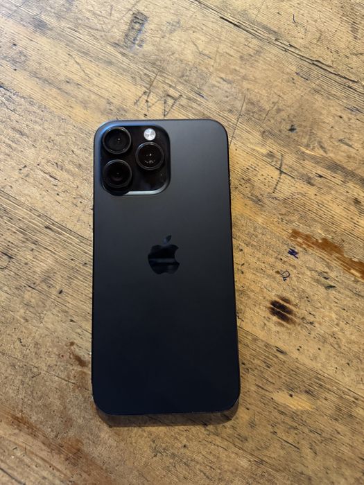 Поодаю Айфон 15 про макс на 256гб синего цвета