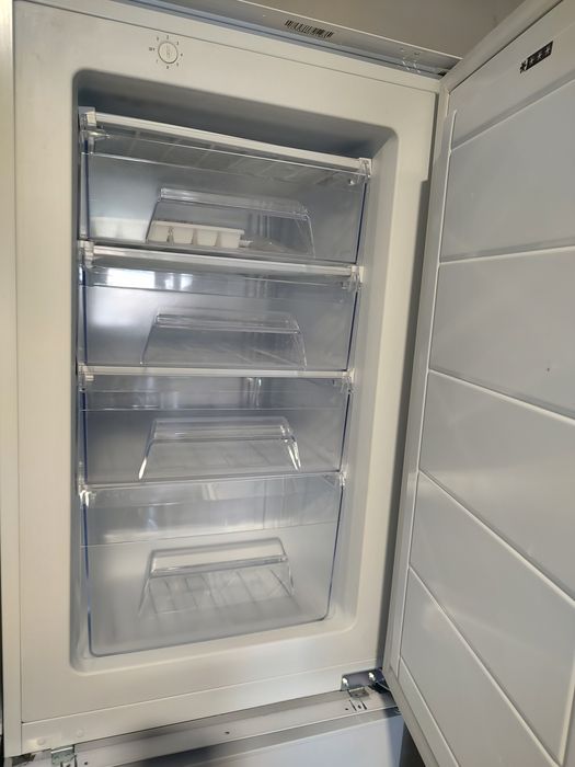 НОВ Bauknecht хладилник фризер камера А+++