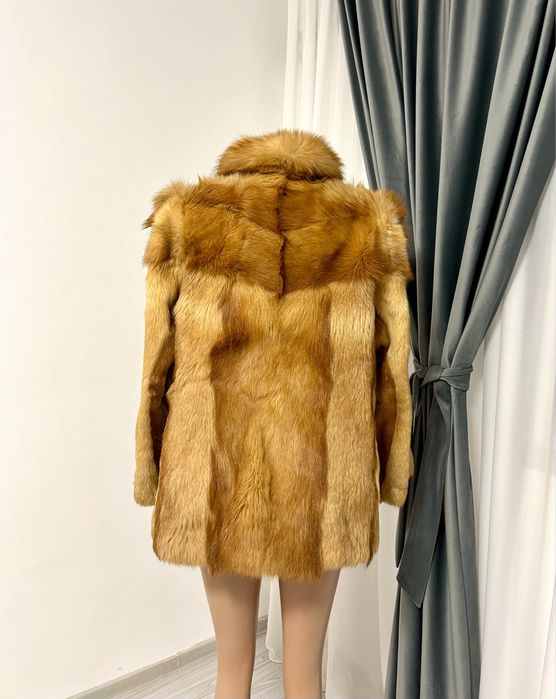 Haina din blana naturala de vulpe ,marimea S-M,foarte usoara si comoda