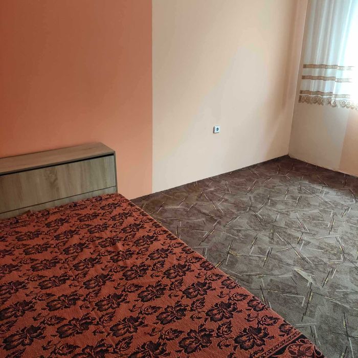 Дава се под наем Тристаен апартамент в Шумен, 5-ти полк - 65 кв.м за 204 € - Снимка #1