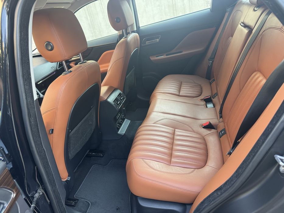 Vand jaguar f pace 3.0 2017 cu cutie defecta