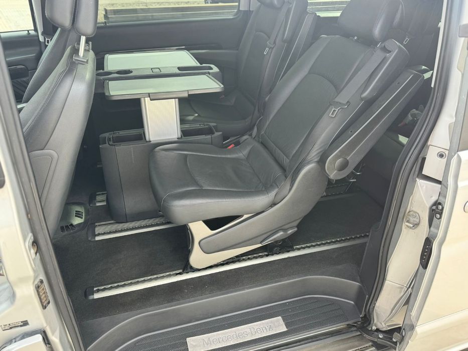 INCHIRIEZ Mercedes Vito Viano 8 Locuri  7 Locuri Masina de Vacanta