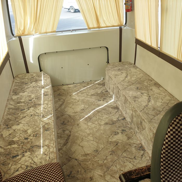 Катафалк с бригадой носильщиков. Тойота 15 мест. Мерседес 12 мест.