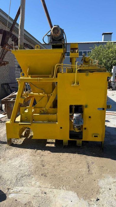 Продам аппарат для производства шлакоблоков