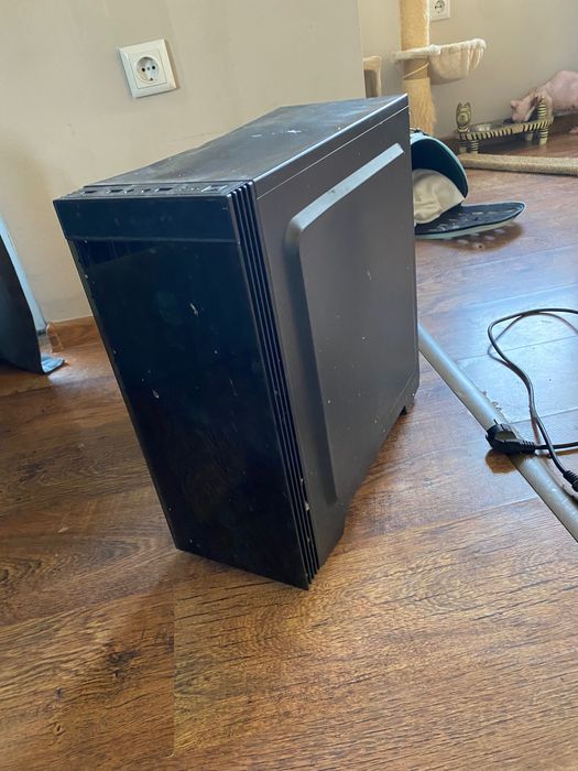 Настолен Компютър; Не е преинсталиран
