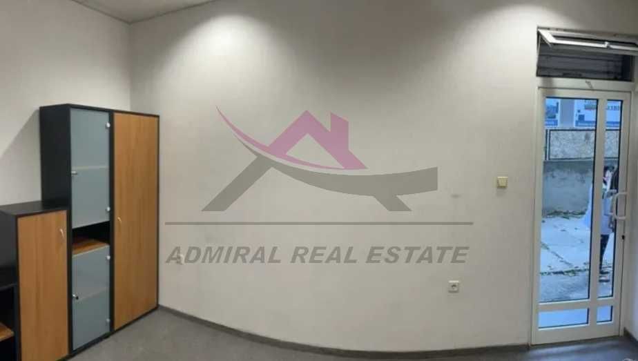 Дава се под наем Офис в Варна, Център - 22 кв.м за 225 € - Снимка #1