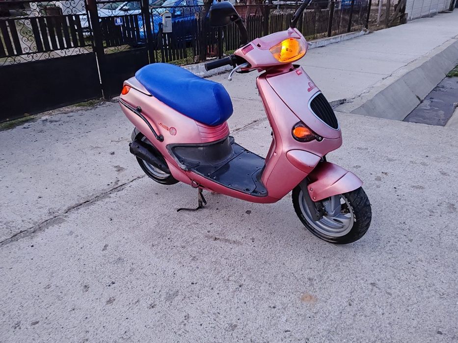 Vând aprilia Gulliver 50cc, răcire pe apă, acte italia