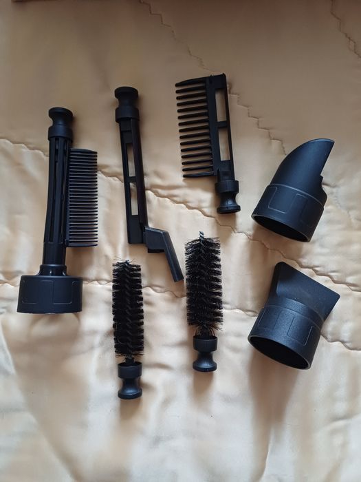 Сешоар-комплект с маша,четки и гребени за издухване