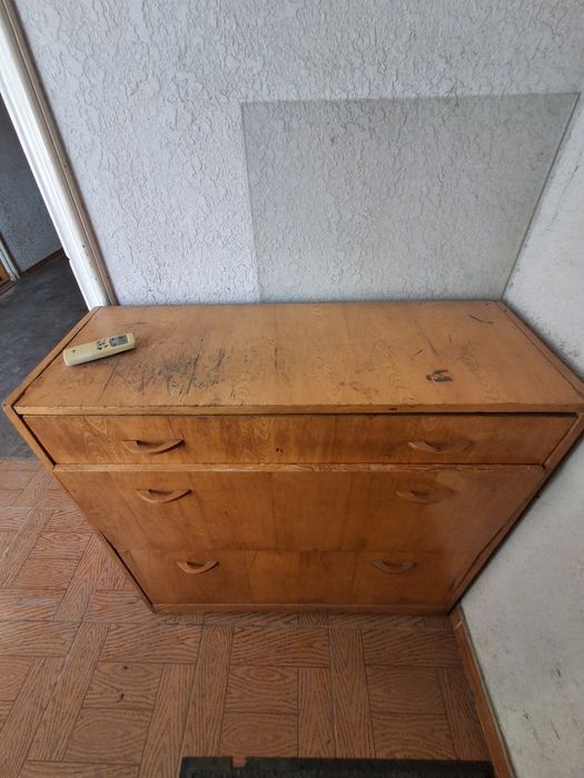 Компактная полка для обуви в хорошем состоянии