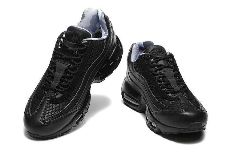 Мъжки маратонки Nike Air Max 95 TT black налични 42,43,44,45