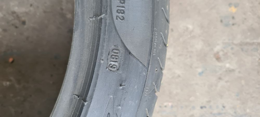 4 anvelope vara Pirelli,fata 245/40/19,spate 275/35/19