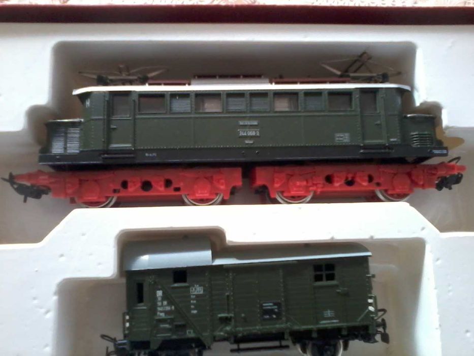 Умален модел на влак PIKO expert GDR