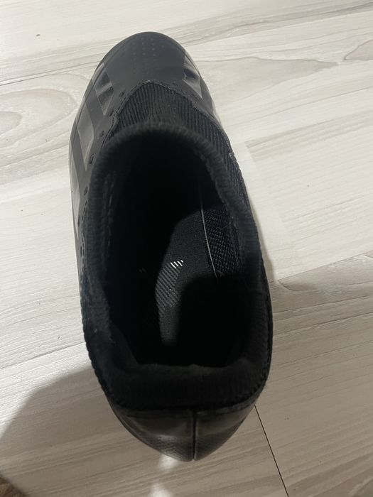Ghete fotbal adidas marimea 37