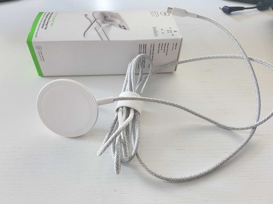безжично зарядно Belkin MagSafe Special Edition