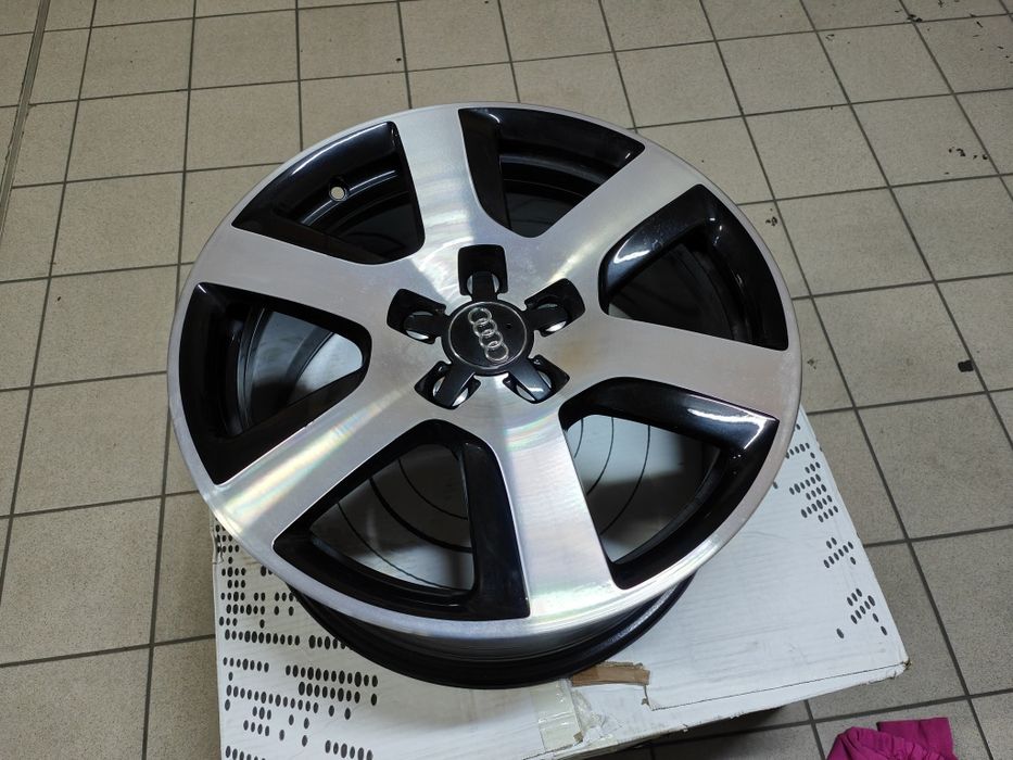 Vand jante de aliaj originale Audi pe 17 bicolor