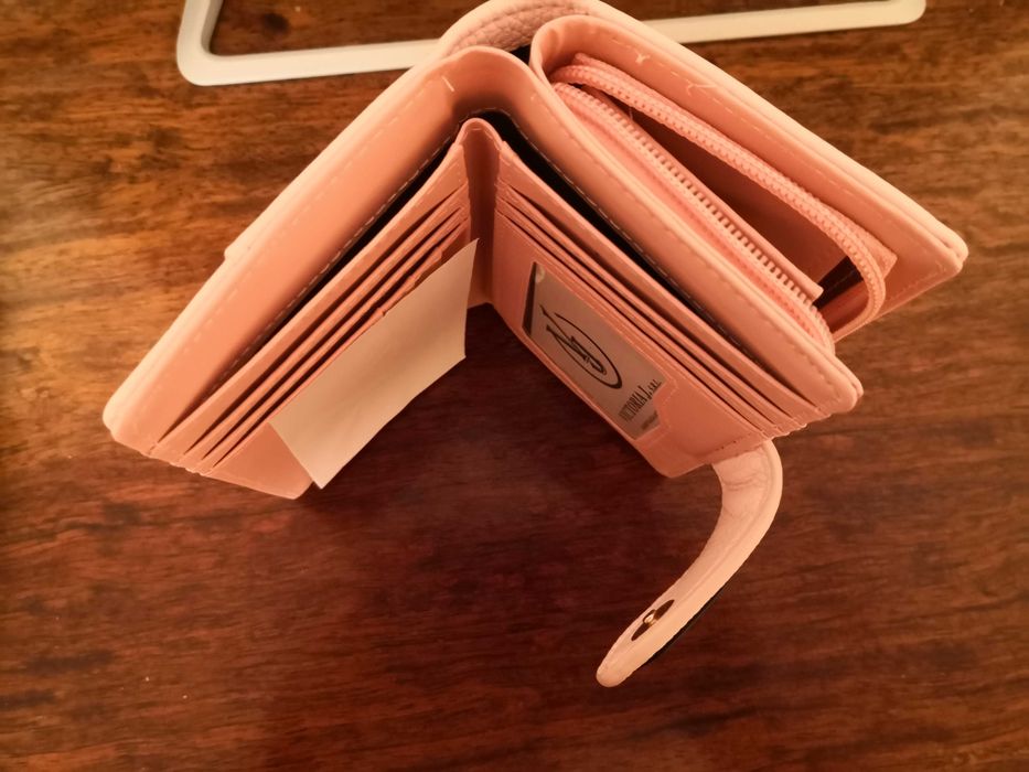 Кожено Дамско портмоне