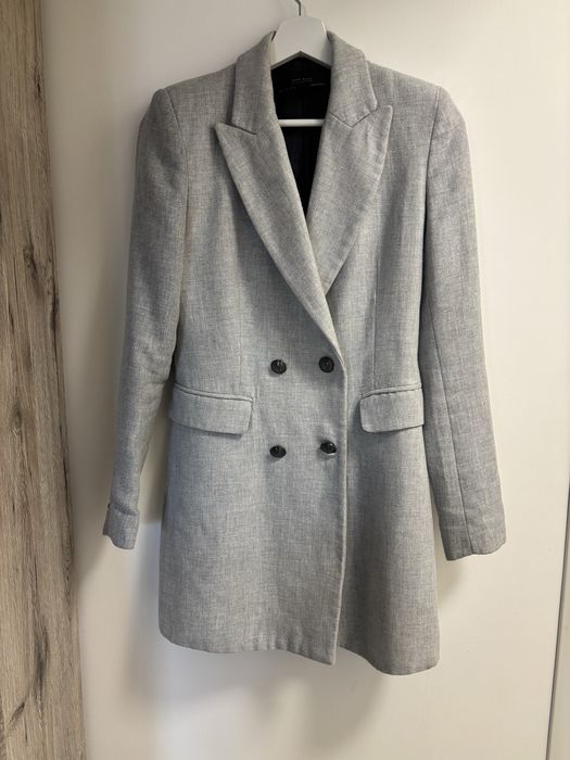 Palton Zara cambrat - marimea S/36 - modern si elegant