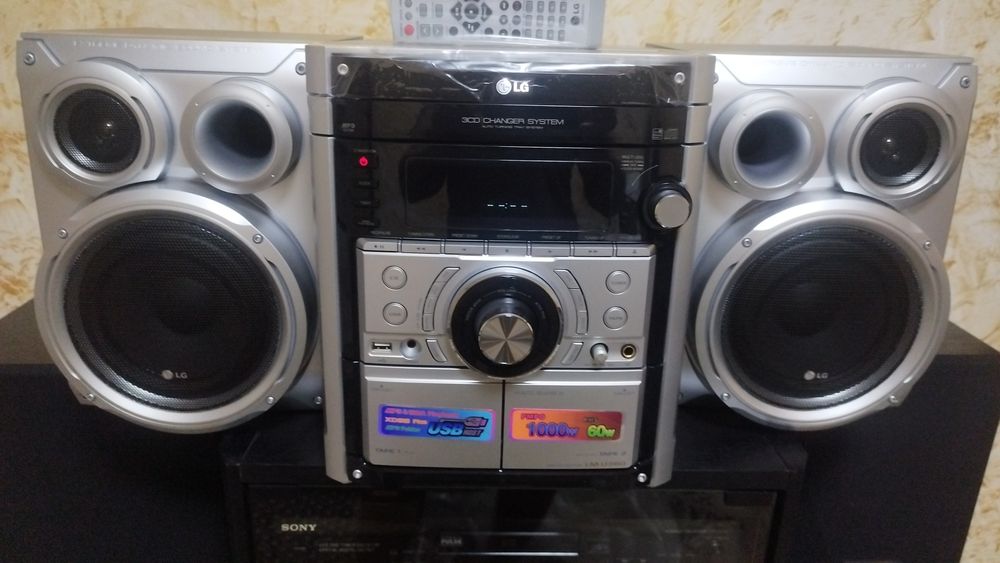 Музыкальный центр