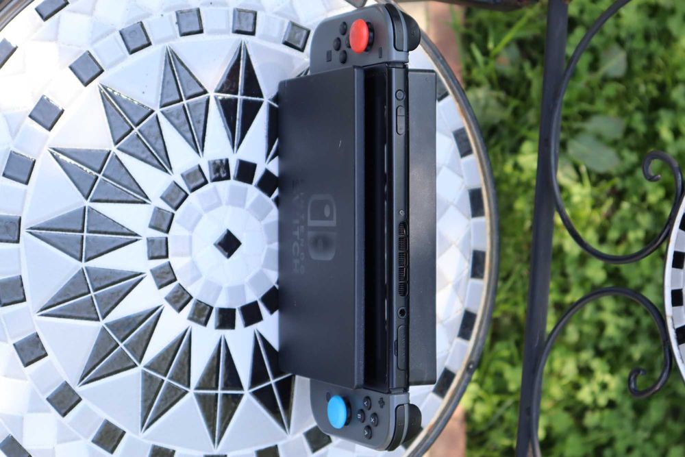 Consolă Nintendo Switc  (HAC-001-01) – Stare Excelentă + Accesorii + jocuri