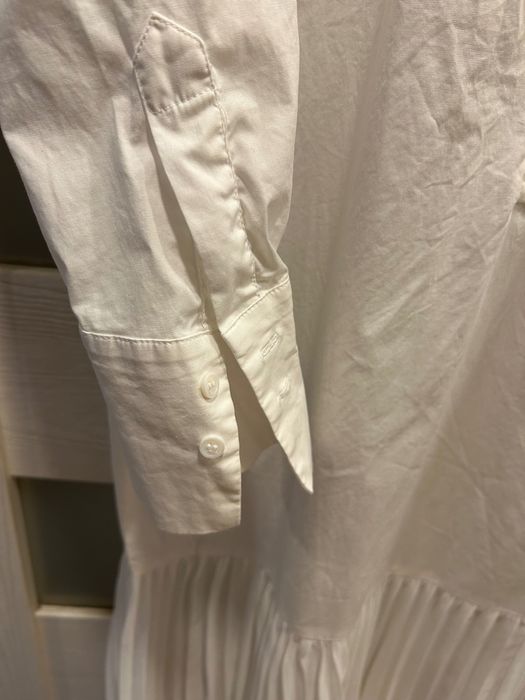Елегантна бяла рокля-риза ZARA с плисиран тюл (Размер XS)