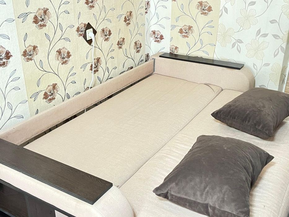 Продам комплект из двух диванов